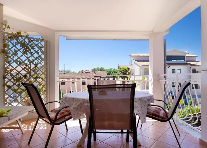 Ana With Terrace & Pet-friendly Appartement Poreč