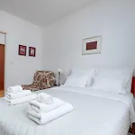 Apartman Ana With Terrace & Pet-friendly